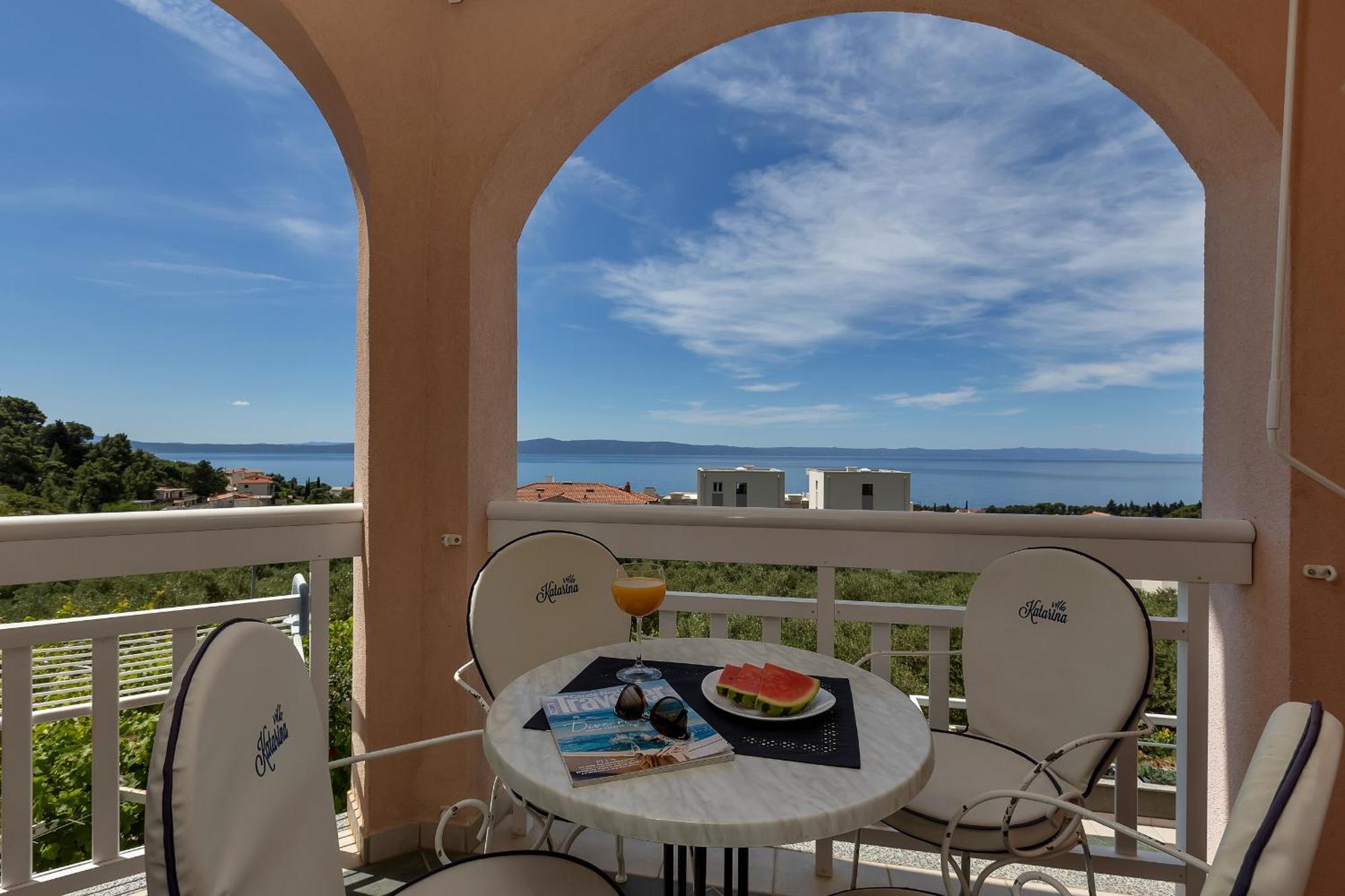 Apartments Villa Katarina Tucepi Bagian luar foto