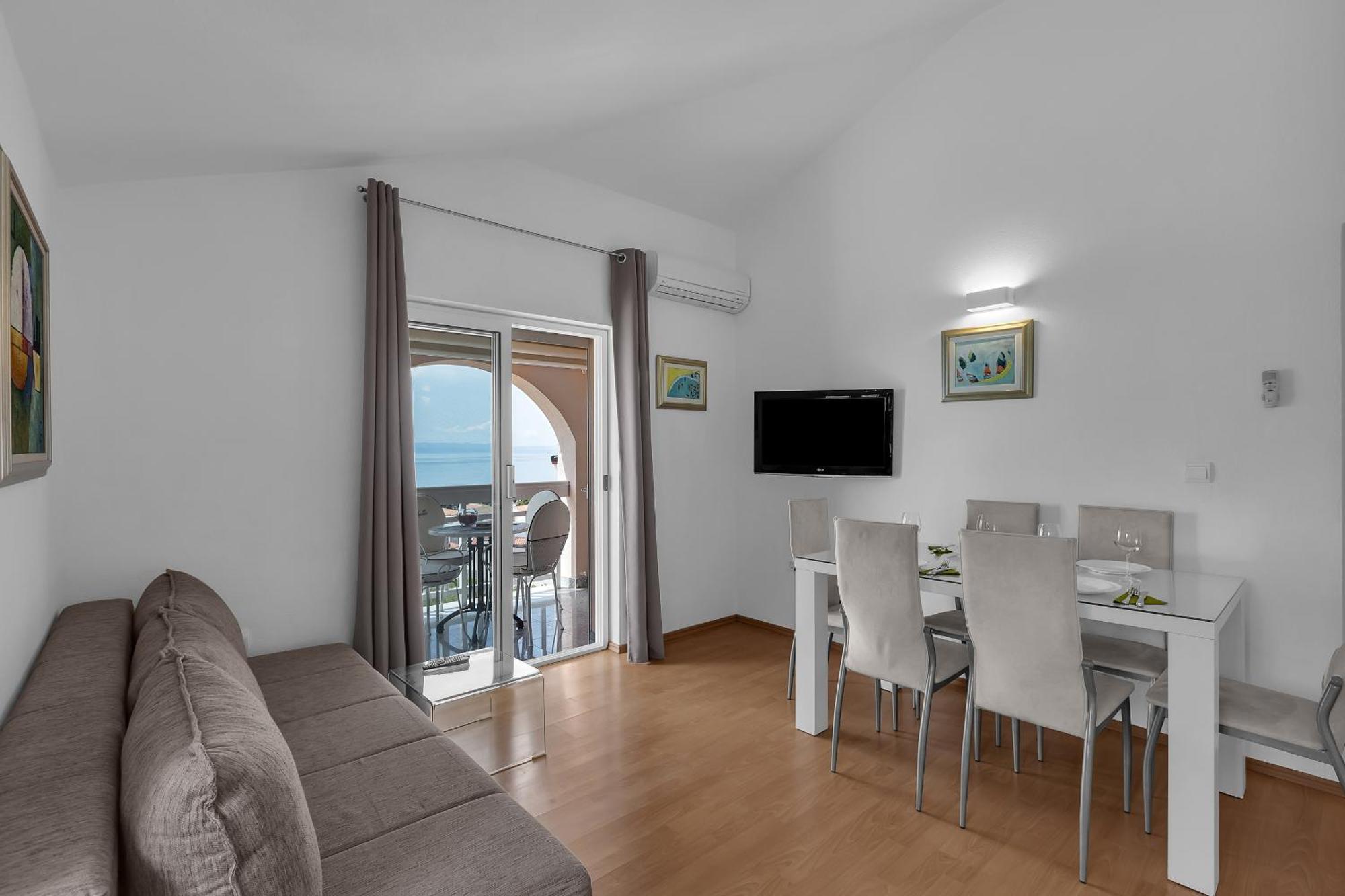 Apartments Villa Katarina Tucepi Bagian luar foto