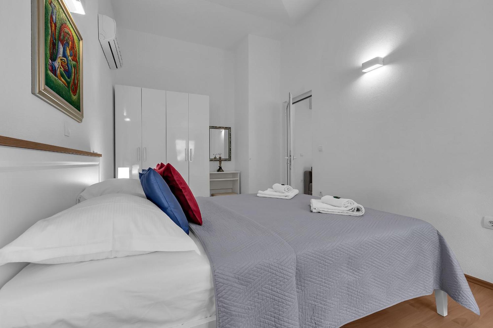 Apartments Villa Katarina Tucepi Bagian luar foto
