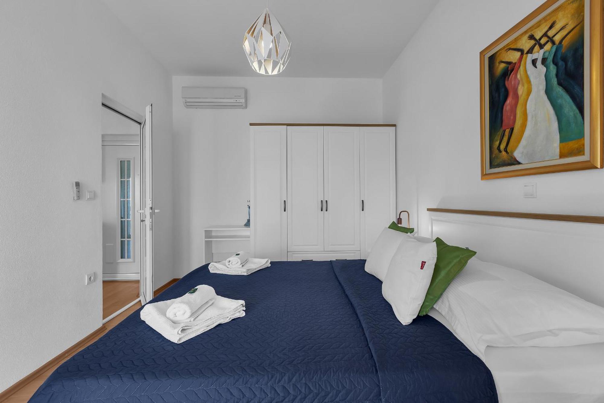 Apartments Villa Katarina Tucepi Bagian luar foto