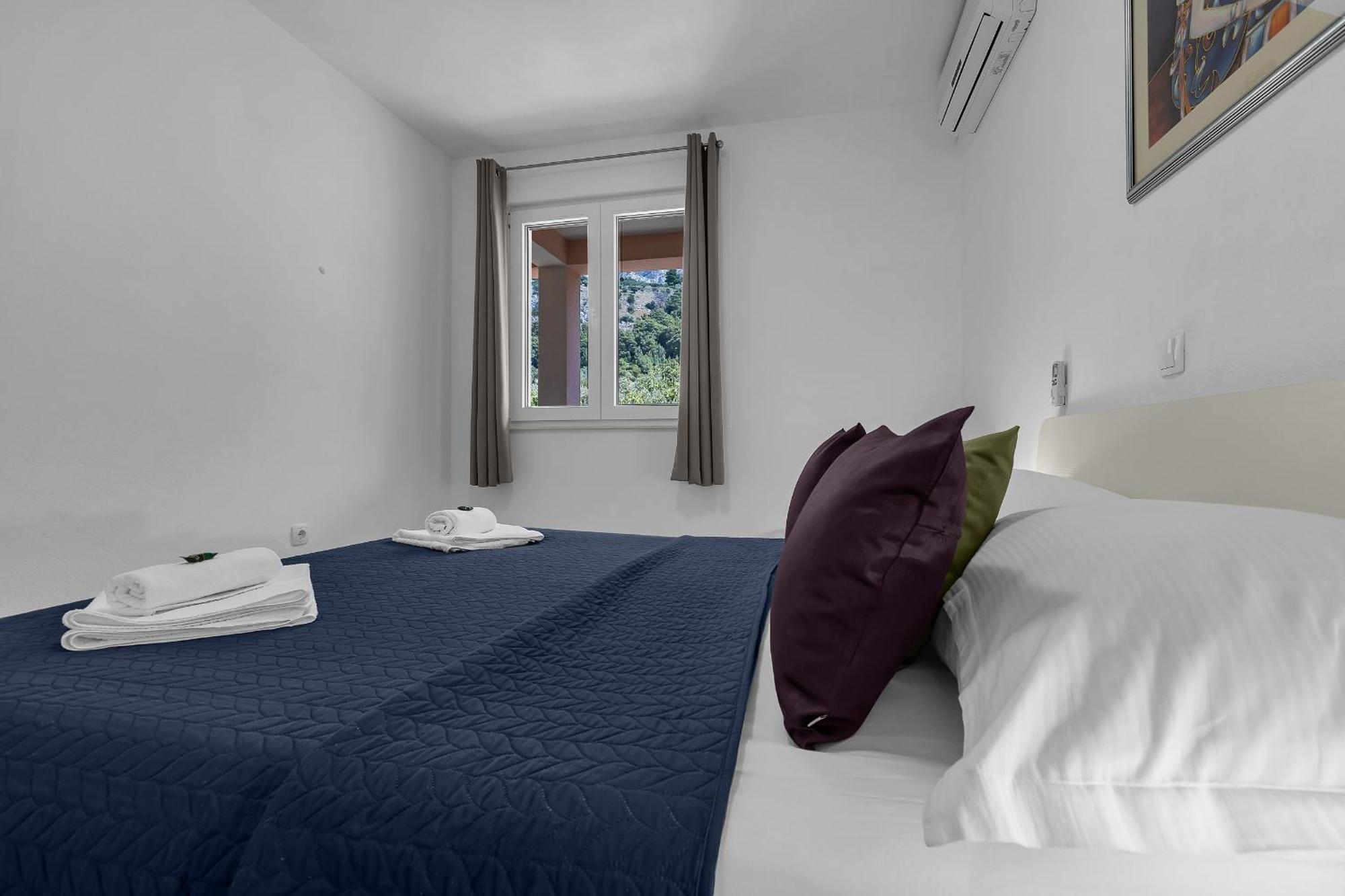 Apartments Villa Katarina Tucepi Ruang foto