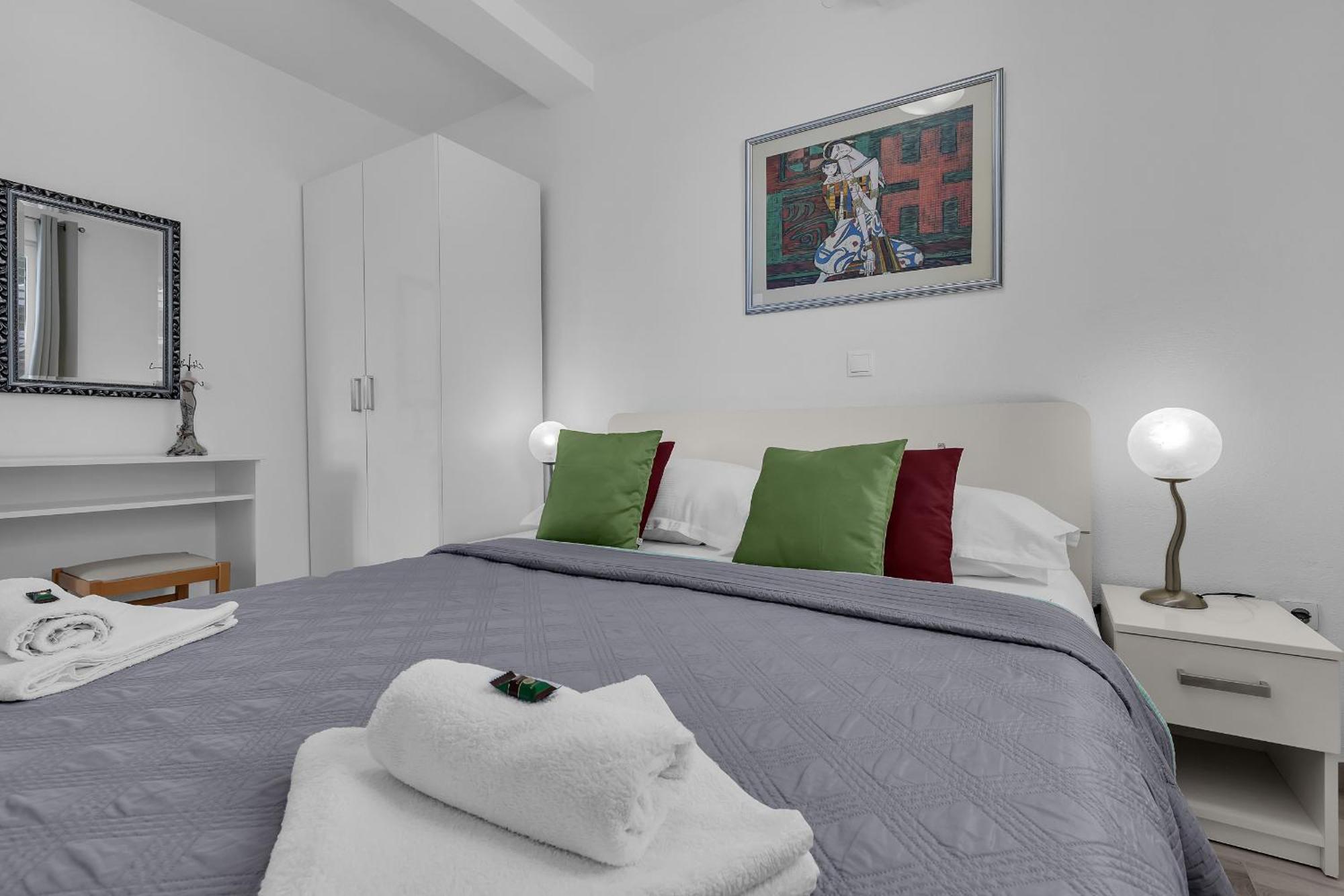 Apartments Villa Katarina Tucepi Ruang foto